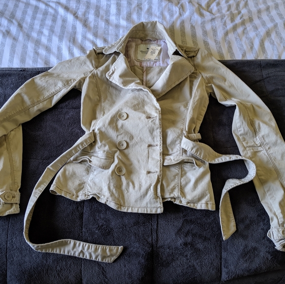 abercrombie kids Other - Kids Abercrombie short trench